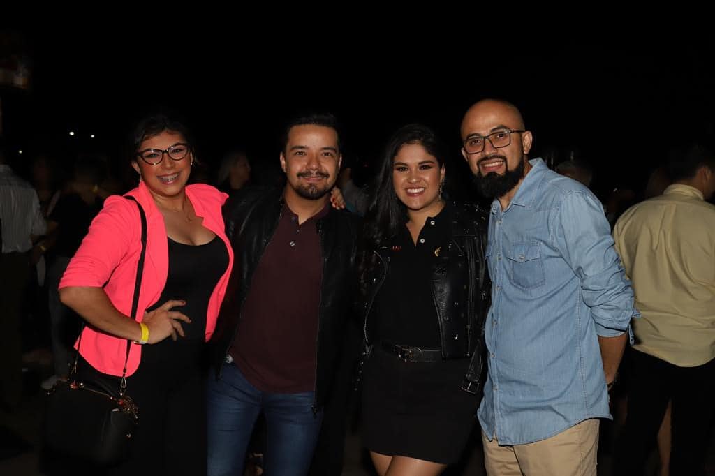 Urbana949's tweet photo. Este es el ambiente que se vive en #TusaParty 🤑🚨 https://t.co/RjajUCq8lO