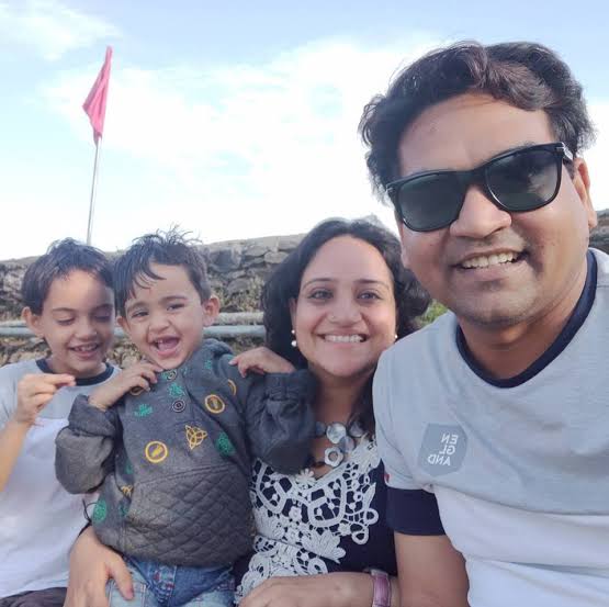 HinduKejriwaI's tweet image. Hi @KapilMishra_IND please show this your children and tell them :
"Your brave papa did this"