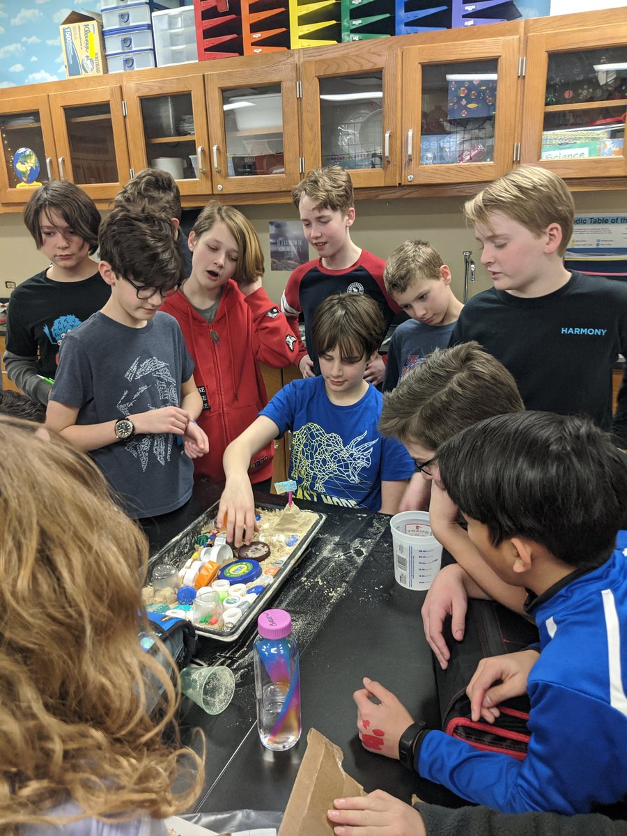 MrsSextonsClass's tweet photo. Hands-on social studies! #sandtables #history https://t.co/ywyF0YwhRI