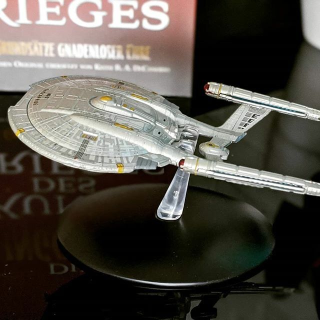 Heavyaxel's tweet photo. Die Enterprise NX-01 das erste Warp 5 Schiff 😍 
Star Trek: Enterprise aus 2004 ist meine liebste Serie aus dem Universum. Star Trek oder Star Wars ? Ich mag beides sehr, aber Star Trek hat mich immer ein wenig mehr abgeholt. Daher freue ich mich mome… https://t.co/lGPWaELSyb https://t.co/wYRWOUSYip