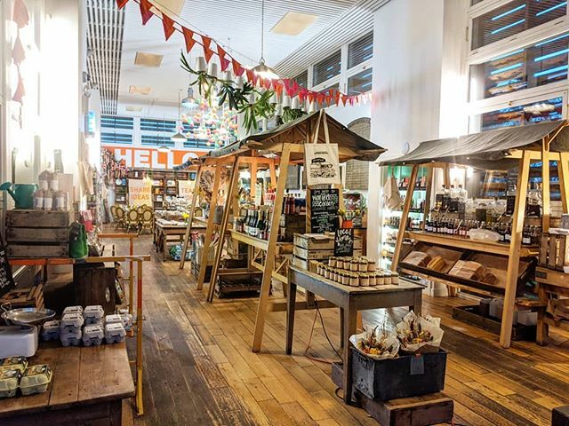 👋 Hello weekend! We are ready for you. ☕ @allpressespresso 🥑 Brunch
🥓 Local butchery
🌾@rosehipandwren 🍯@blackmountain_honey + so much more, we're open til 5! ift.tt/3cokZan