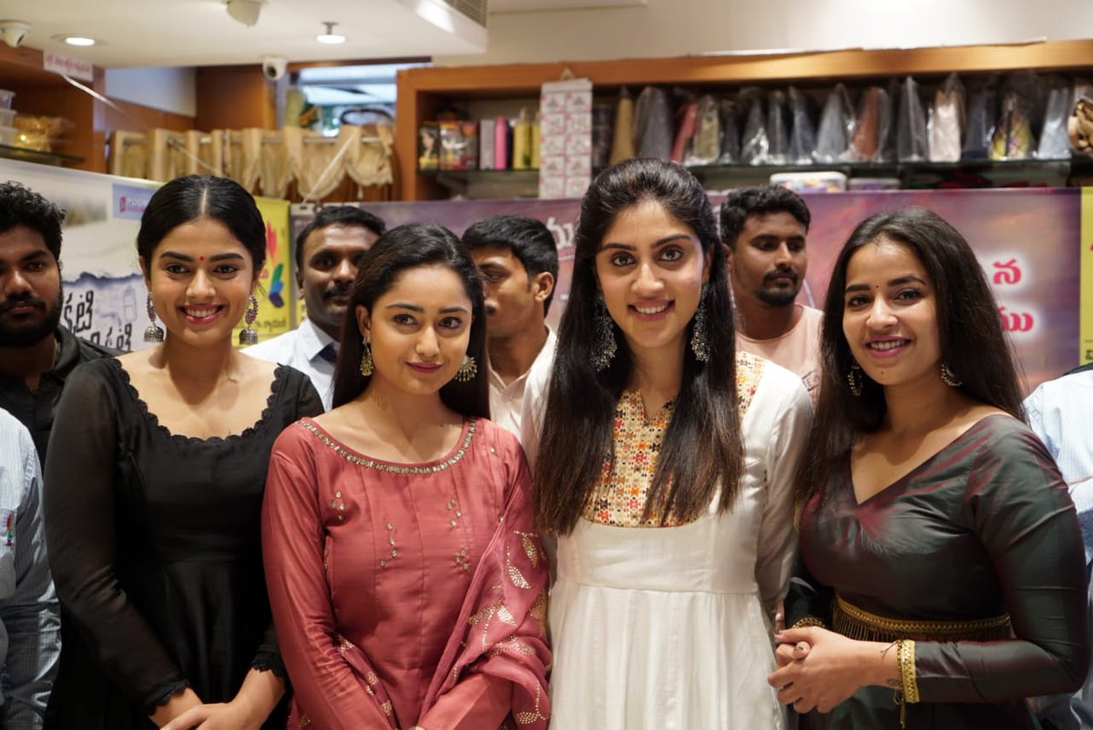 BaaluAdusumilli's tweet photo. Team #AOAO at #Subhamasthu Shopping Mall #Nellore
Promotions @Nellore
#AOAO is releasing on 6th of March..
@srinivasvegi
@DhanyaB @komaleeprasad
@iamtridha @SiddhiIdnani https://t.co/IwCQeep1wJ