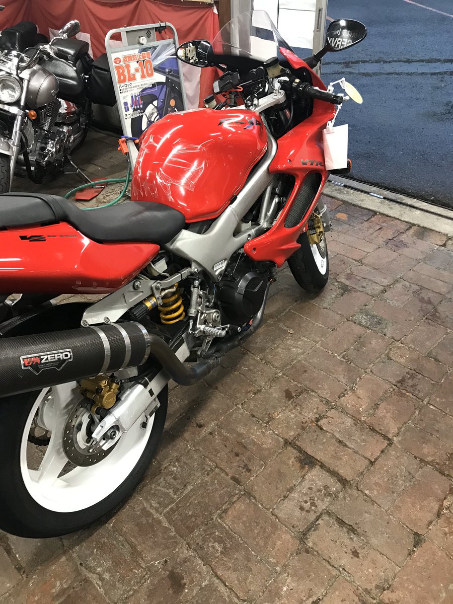 bancho1190's tweet photo. フォロアー様が増えたのと、
ちょっとコレやってみたかったんで
#バイク乗りとして軽く紹介 
名前:ばんちょー
性別:♂
年齢:おっさん
身長:173cm
生息:愛知
車種:フォルツァ(MF08)
足付き:両足ベッタリ
好き:美味いもの、楽しい事
最近はじめた事:せどり
#バイク乗りとつながりたい
#せどり https://t.co/oXy5oh0vT2