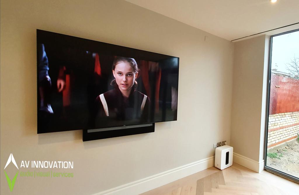 AVinnovationUK's tweet photo. Last TV Installation of the week! The gorgeous Samsung 75" (Q70R) with a Sonos Playbar and Subwoofer matched to a Sonos AMP and In-Ceiling speakers as the surrounds.
@Sonos @HDANYWHERE @SamsungUK
#thesmartlife #wimbledonvillage
https://t.co/hBLnSP8Dyl https://t.co/amz0vDpRP4