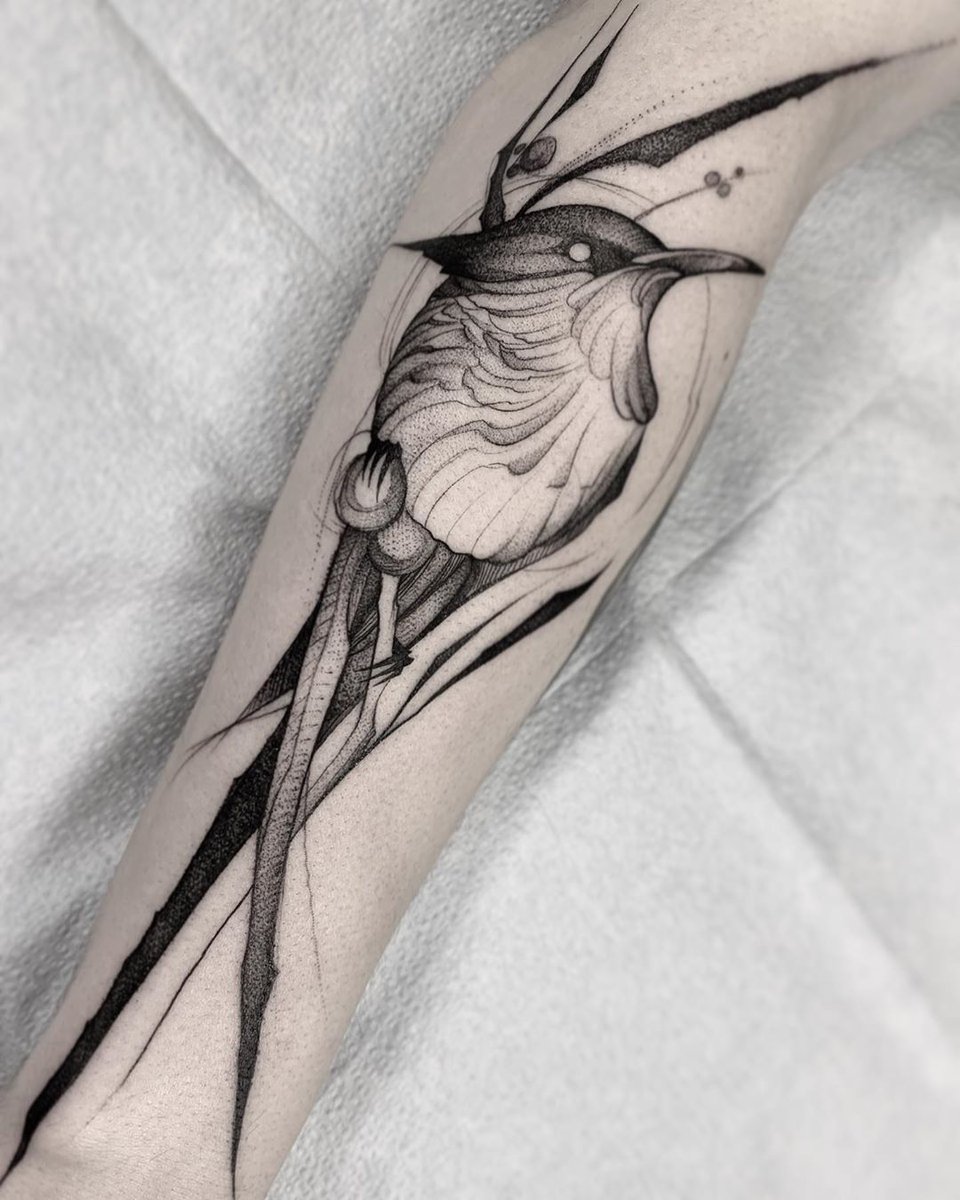 KillerInkTattoo's tweet photo. #Blackwork #streamertail by Frank Carrilho with #killerinktattoo supplies!
#killerink #tattoo #tattoos #bodyart #ink #tattooartist #tattooart #blackworktattoo #birdtattoo https://t.co/JNAkg70bKE