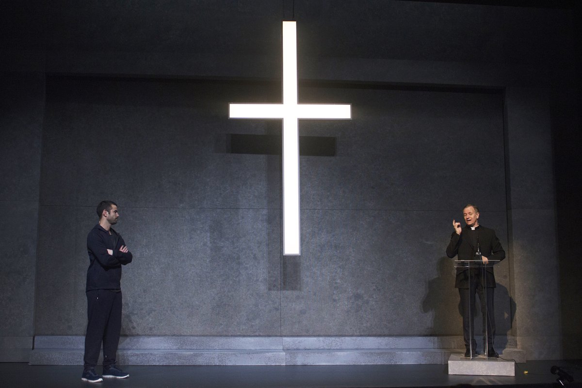 "Des sujets de fond mais qui sont abordés avec la légèreté qui sied à une œuvre théâtrale." Merci <a href="/brunorozga/">Bruno Rozga</a> / Le blog de Bruno
👉 Pour réserver vos places : bit.ly/2S0jU02
👉 Pour lire l'article : bit.ly/2wOEubP