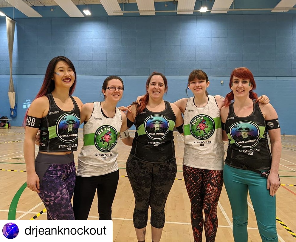 EllaHubber's tweet photo. @londonrollerderby  represents at #stemroller2020 . Let's get some young scientists inspired!! Oh and play some roller derby 
#stem #womeninstem #outreach #science #involved https://t.co/LZFo2lXgSx