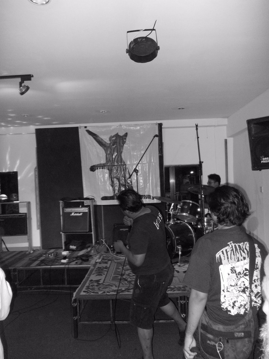 razzidan667's tweet photo. #WORSTSORE #LoudIsReal at DreamProjectHall Ipoh . 
#KameraKompak https://t.co/EBeAeTuSmW