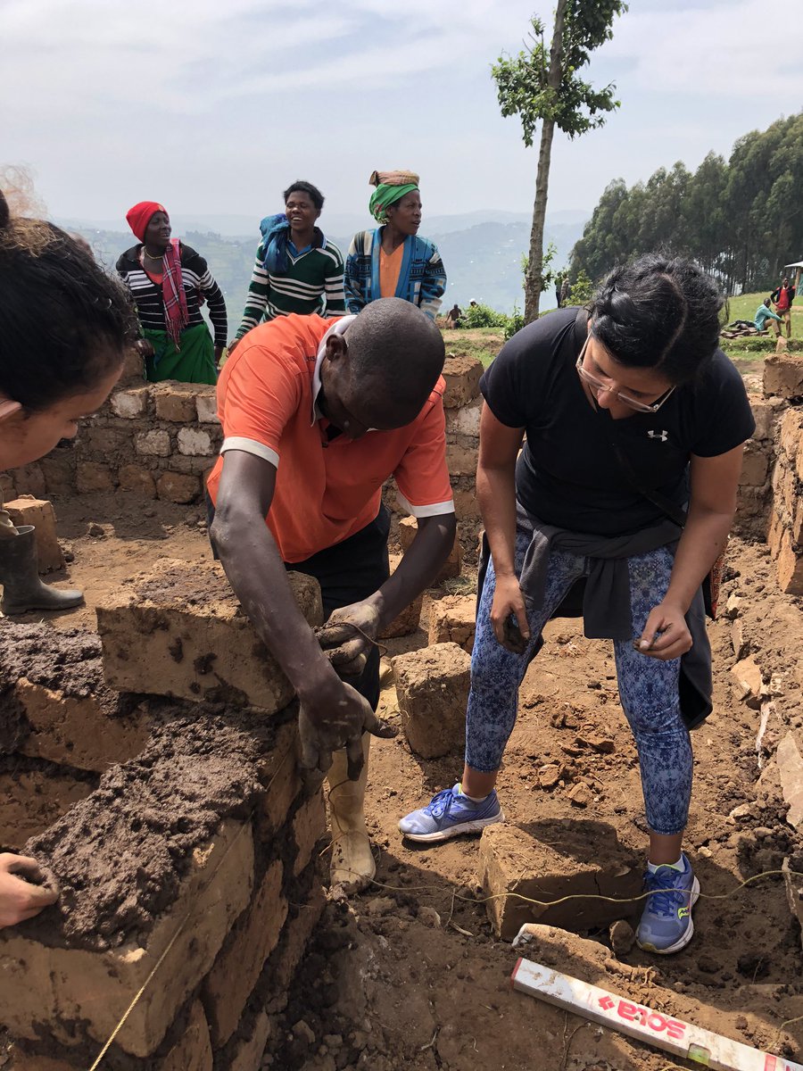 ughe_org's tweet photo. Today, on #Umuganda, UGHE continued its work with the community, laying bricks on the foundations for new houses in Nyamicucu, Burera District. Their construction is as a result of collective fundraising efforts raising rwf 7mil to build houses for those in need in Butaro Sector. https://t.co/Vc2eUELIgu