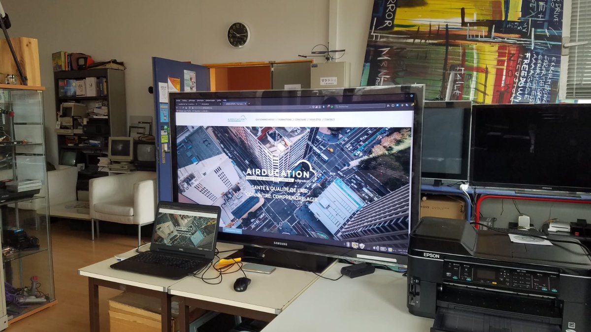 edelwaide's tweet photo. Ce matin, atelier pédagogique autour du parcours jeunes d'#airducation. Nous sommes accueillies par @Les_Defricheurs dans les locaux de l'excellente association Desclicks l'Informatique Solidaire. @Airparif @UPECactus https://t.co/QMpfo823U3