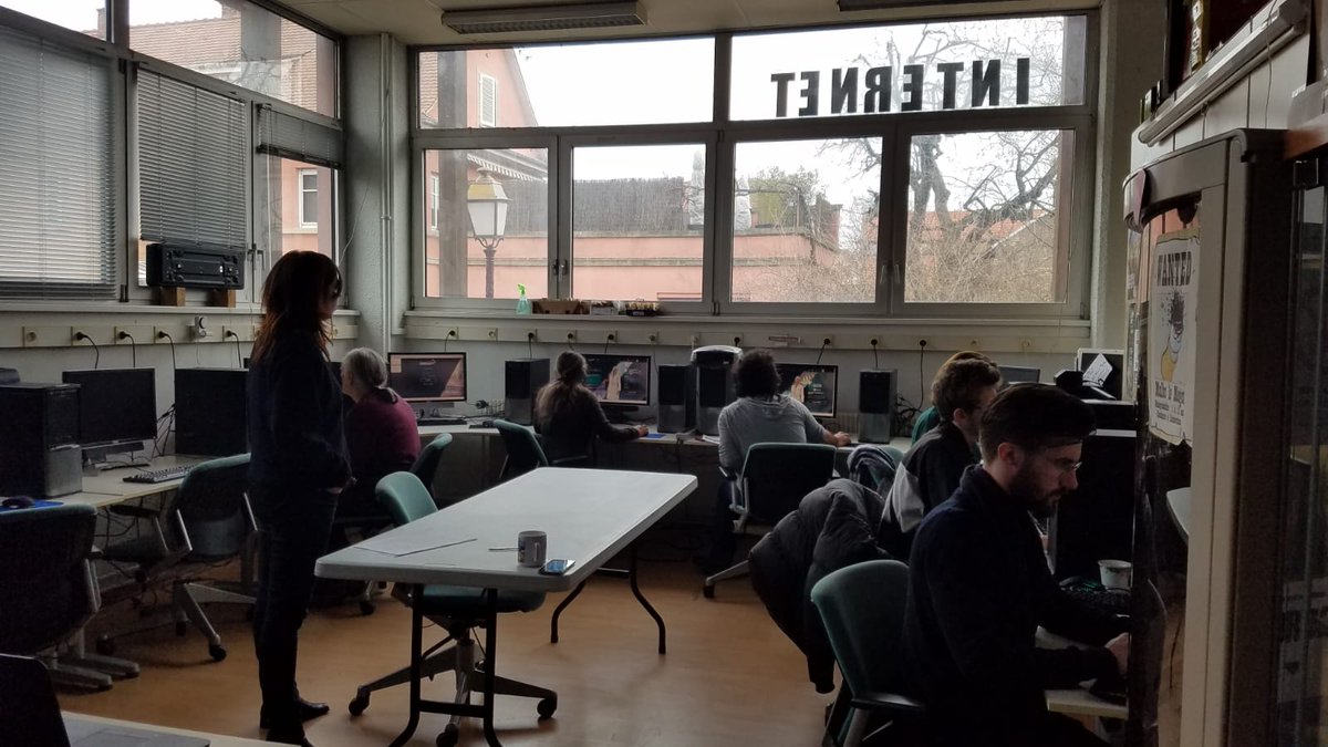 edelwaide's tweet photo. Ce matin, atelier pédagogique autour du parcours jeunes d'#airducation. Nous sommes accueillies par @Les_Defricheurs dans les locaux de l'excellente association Desclicks l'Informatique Solidaire. @Airparif @UPECactus https://t.co/QMpfo823U3