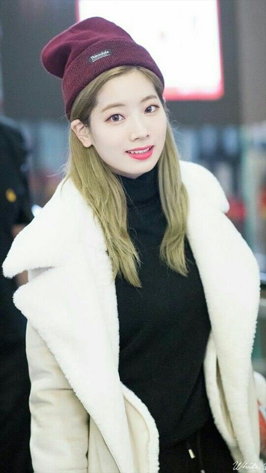 59. Dahyun’s airport fashion will always be my favorite! Especially when she’s rocking a beanie  (late again )