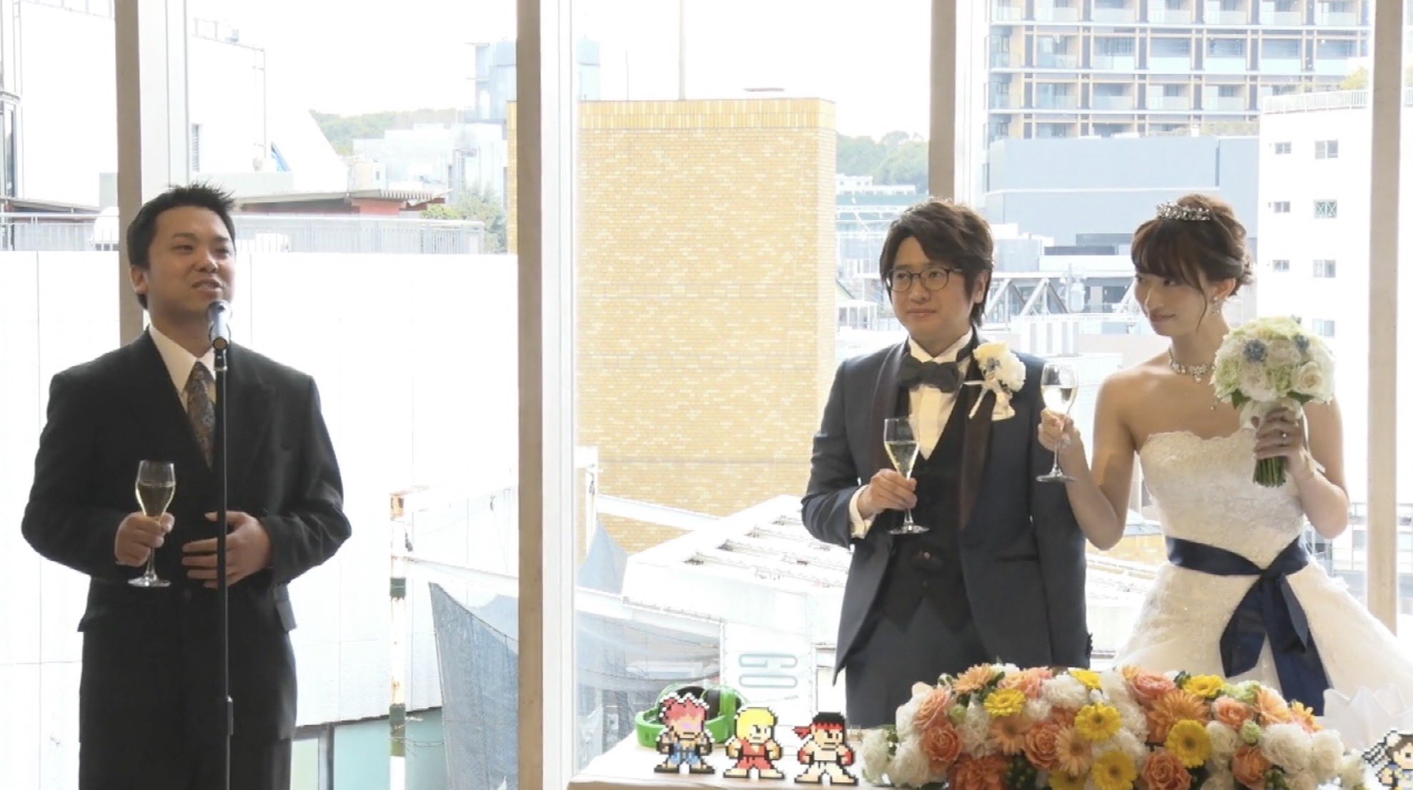 オオヌキ 大貫晋也 ふーど もっちー結婚おめでとう 本当素晴らしい会でしたー 久々に会えた人もいっぱいいて嬉しかったなー グラドル全員集合の写真撮ってたら配信カメラの前立っててめっちゃアールに怒られたのはクラスのみんなには内緒だよ