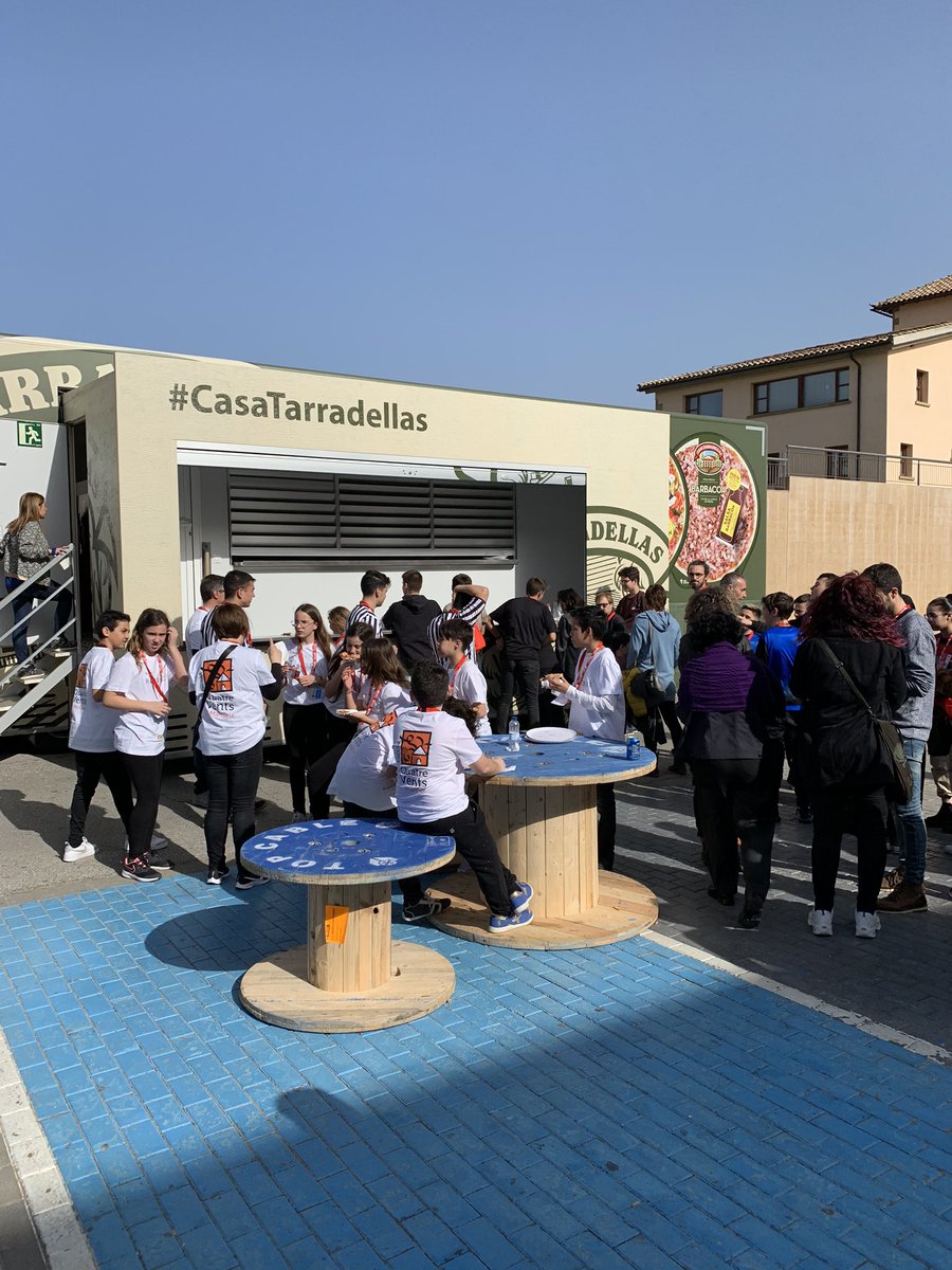 UVicLife's tweet photo. Moltes gràcies a @CTarradellas @bonpreuesclat i @Calidad_Pascual per proporcionar energia als nostres equips! #FLLUVic #JrFLLUVic #FTCUVic @FLLSpain @UVic_FCT @uvic_ucc @uvic_secundaria #Morethanrobots #STEAM #UVic #uviclife https://t.co/mutKntvMyt