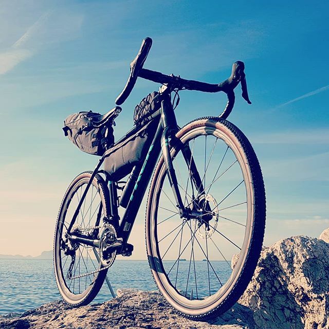 Elessarbicycle's tweet photo. winter is coming...mah...😎😎 #bici #bicicletta #bicycle #bicyclelife #cycling #cyclinglife #elessarbicycle #rideshimano #shimano #GRX #shimanogravel #brooks #brooksaddle #redshiftsports #pirelligravel #pirellivelo #trek #trekbikes #treckcheckpoint #gr… https://t.co/PcH0OOvhjh https://t.co/auykCbn04k