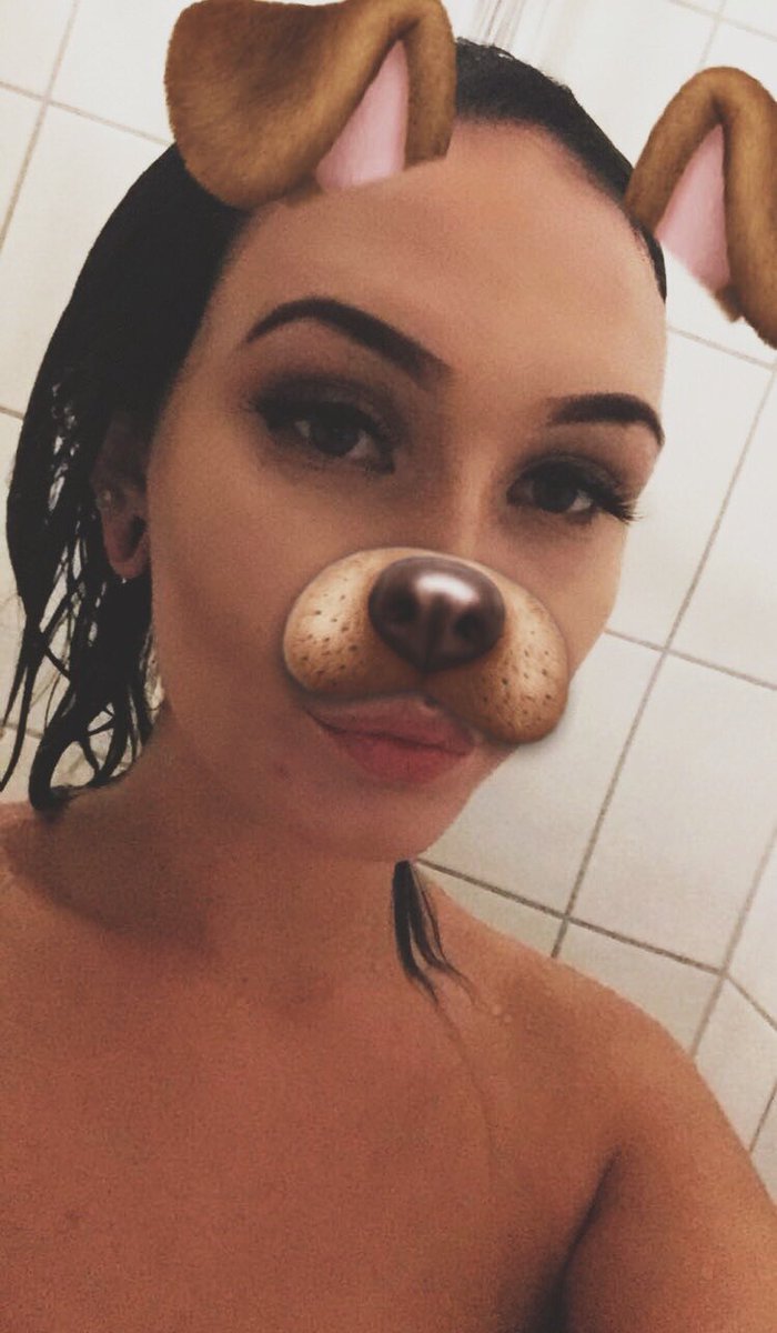 nude_manon's tweet photo. Ouaf ouaf, actuellement à la recherche d’un maître pour dresser la chienne que je suis👅(venez dm) https://t.co/2wO9SoqjKb