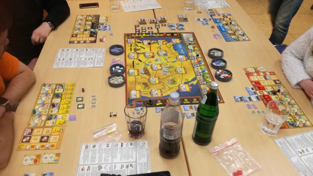 SpielTeckLand's tweet photo. #Spieleabend Puh, gestern war die Hütte so voll, dass wir hier nicht jedes Spiel zeigen können. Hier ein kleiner Ausschnitt: https://t.co/xKQihJVlkI