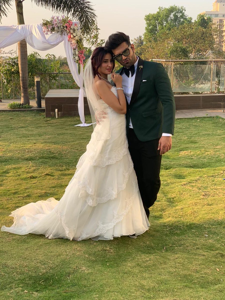 itsAnkit04's tweet photo. Aap batao koun he sabse adorable couple??

RT 🔁 for #SidNaaz
Like 👍 for #Pahira 

#AlwaysWithYouShehnaaz https://t.co/ijIiKaG695