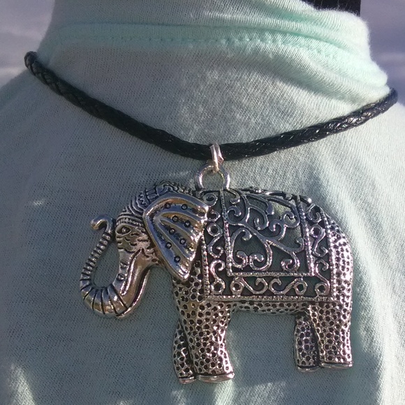 MarieATL's tweet photo. So good I had to share! Check out all the items I'm loving on @Poshmarkapp from @Jwurzbac1 #poshmark #fashion #style #shopmycloset #jcrew #seaglassjewelry #chaps: https://t.co/WsZYWjQoma https://t.co/6pUSLrK5uE