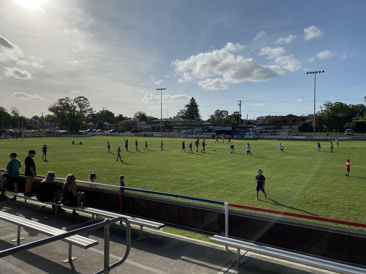 Great to see kids can still play on the footy field between games. ⁦<a href="/Kurri_Bulldogs/">Kurri Kurri Bulldogs</a>⁩ #apluscontracting #ninesfooty