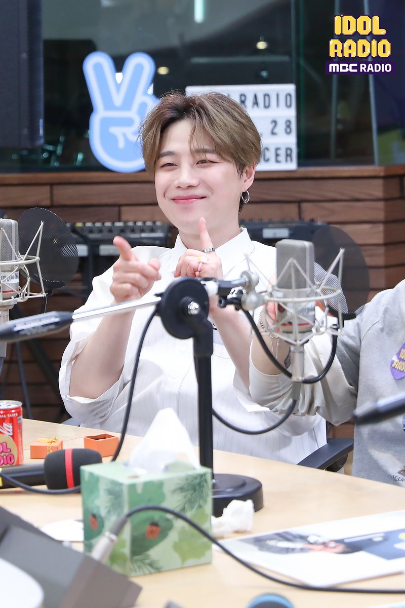 idolradiokorea's tweet photo. [#아이돌라디오 앨범 20200228] 

ep#514. 아이돌 뮤직쇼! 동전춤왕 
스페셜 DJ AOA 찬미 with. 의진,필독,이준영

#IDOLRADIO #의진 #euijin https://t.co/xZQZtrByi0