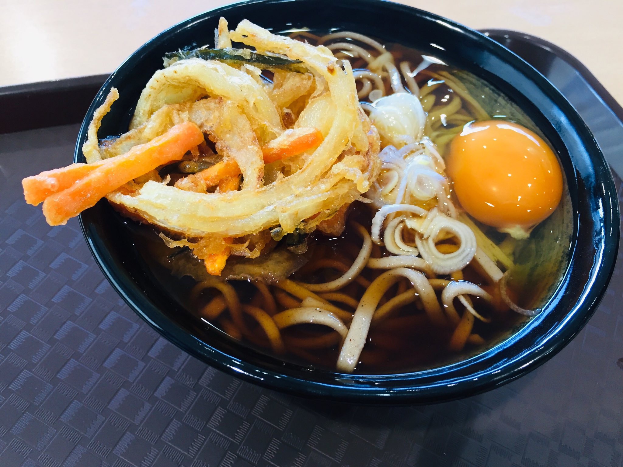 いわふねフルーツパーク いわふねフルーツパークでは 本日より蕎麦 とうどんの販売を開始致しました 麺とスープは栃木市にある中沢製麺さんのものを使用しており トッピングはいわふねデリのコロッケや定番のかき揚げ等をご用意しております 皆様