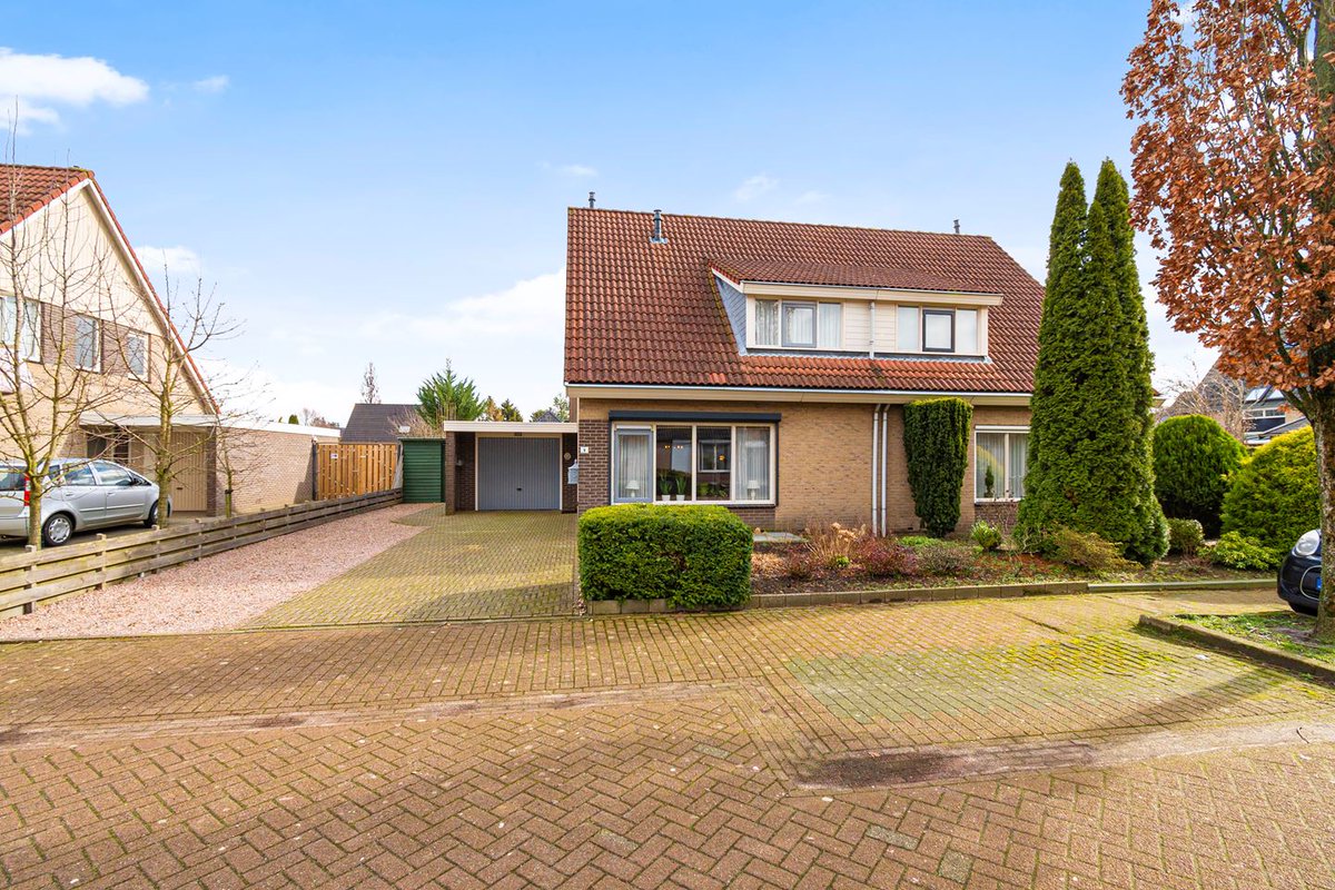 terapel's tweet photo. Te koop: Baander 9, Ter Apel: € 225.000 k.k. - 111 m2 oppervlak - 5 kamers https://t.co/C7dZkMzRLP https://t.co/iKqZYQ1B86