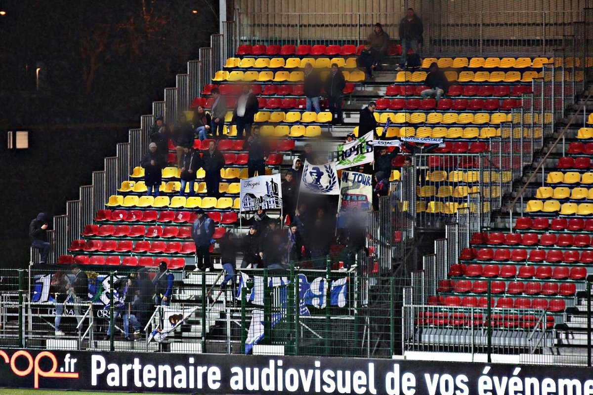 BouchotMaxime's tweet photo. Parcage Troyens hier soir à Orléans #TeamEstac #USOESTAC https://t.co/16VwYFSxND