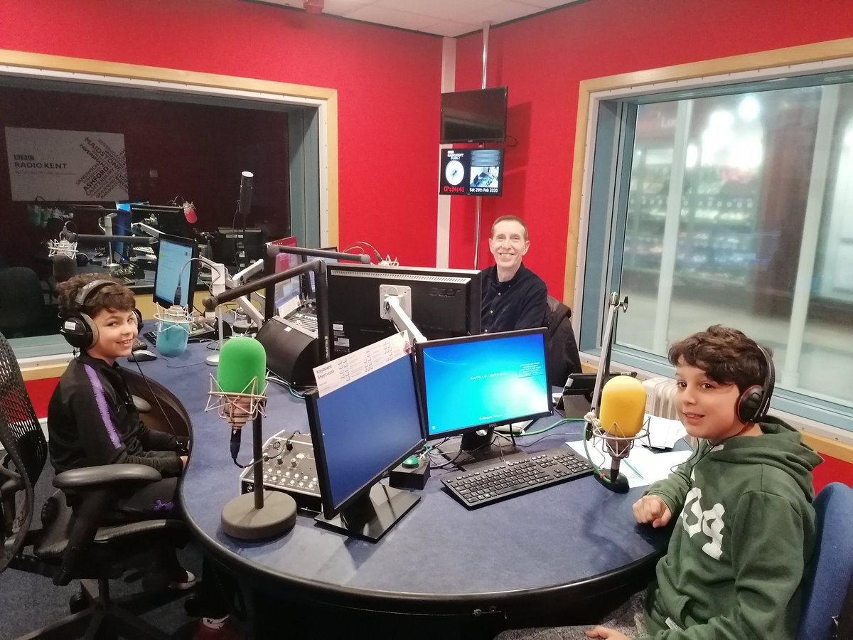 LKickers's tweet photo. Not even 8am and our #LeapDay #LitterWave has kicked off in a very exciting way! We've been over to Tunbridge Wells to talk to @patmarsh at @BBCRadioKent about our #TonbridgeLitterWave event. Thank you for having us on your show! https://t.co/x1mHG4TuVf