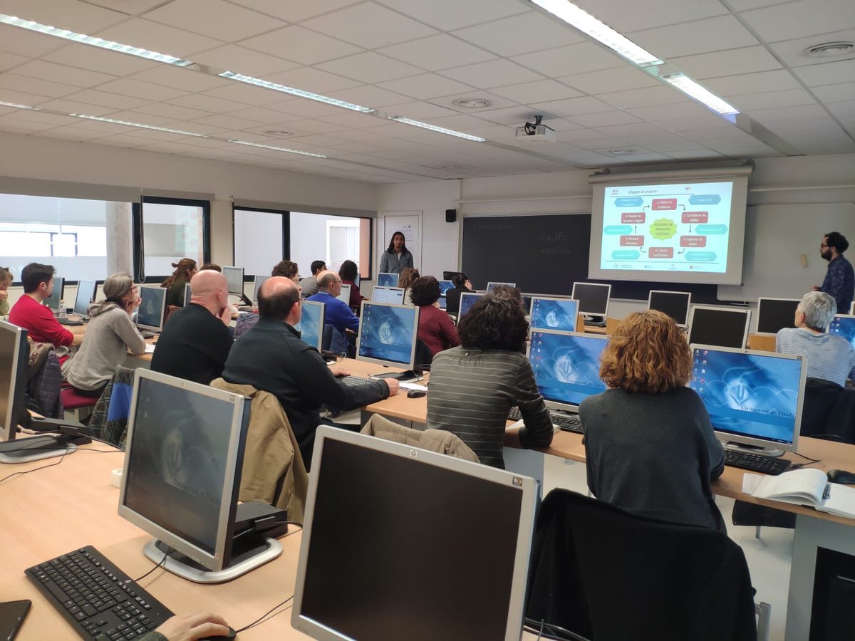 Seguim amb la sessió pràctica sobre la visualització gràfica de dades amb CODAP, a càrrec dels professors Carles Cuéllar, David Escolà i Iolanda Mateu de <a href="/maristeslleida/">Maristes Lleida</a>. Simultàniament, també impartida pels professors Kiko Solsona i Fernando Sánchez del <a href="/CollegiClaver/">Jesuïtes Lleida</a>. <a href="/IceUdl/">ICE UdL</a>