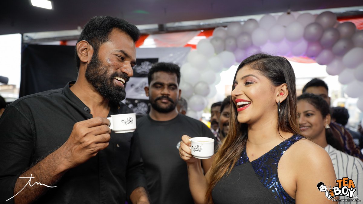 TeaBoyIndia's tweet photo. Teaboy OMR....we did a mega launch in our style..

#teaboy #teaboyindia #teaforall #commonmansbrand #chaiforeveryindia #celebritybrandm @iamyashikaanand @AlwaysYashika #Yashika #yashikaanand https://t.co/d3czdbzVIn