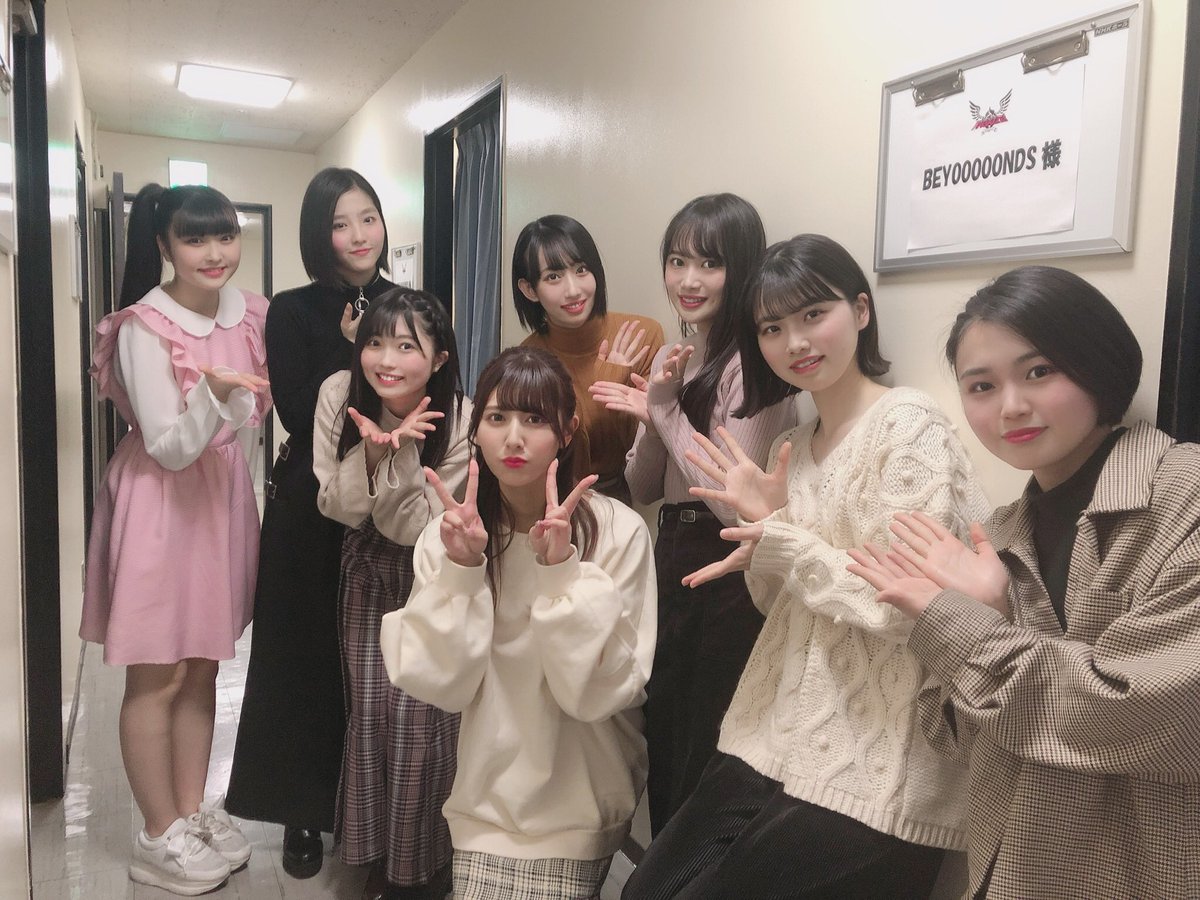a84c21's tweet photo. 推しと推し https://t.co/Chu5tAL5zg