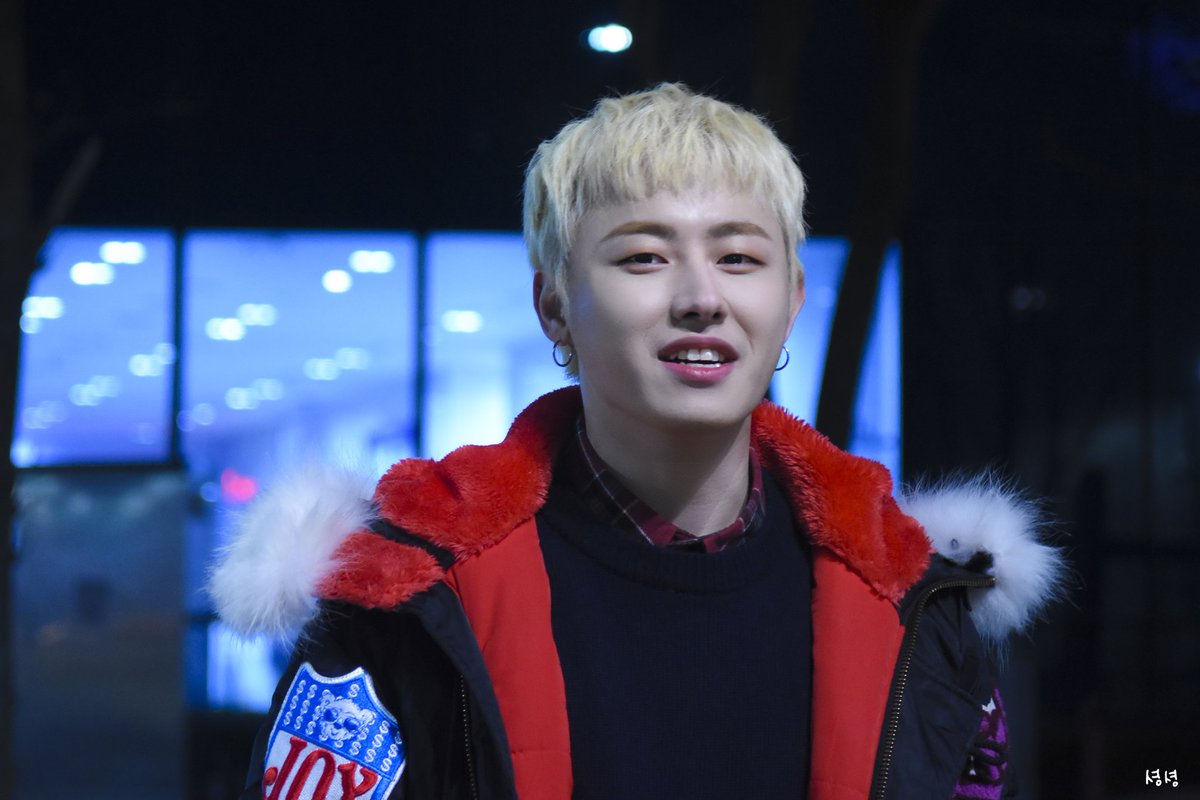 bbc_syung's tweet photo. 20191202월 파오케 #Power_Of_K
#유권 #김유권 #미니팬미팅
@blockb_official #셩셩 https://t.co/LEzC5rHNh0