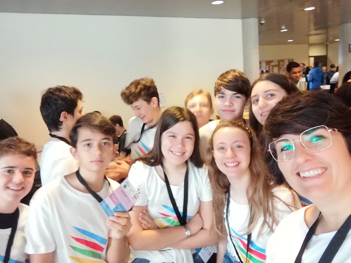 INSJoanOro's tweet photo. Tot a punt!!
Molta sort, les ganes hi són totes!
#fll2020⚙ #fll2020oro #fll2020weareready
#lleida #udl #campusCapPont https://t.co/rZIS2sY8ja