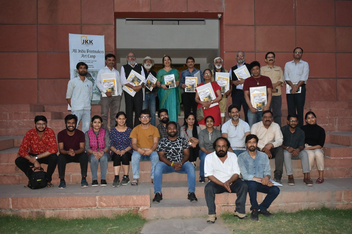 JKK_Jaipur's tweet photo. The 5-day ‘All India Printmakers Art Camp’ concluded at JKK.
.
.
#JKK #JawaharKalaKendra #JawaharKalaKendraJaipur #workshop #painting #artist #draw #colours #jaipur #eventsinjaipur #workshopsinjaipur #printmaking #fibre #fibrepainting #naturalfibre https://t.co/34h5Y8WUjD