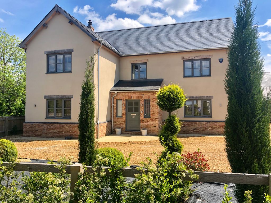 SelfBuildDesign's tweet image. @BespokeFrames have re-designed their website so that you can see gallery images categorised by project (contemporary, traditional, eco etc). Check out their new website now or visit them at the SelfBuild &amp;amp; Design East Show to find out more: buff.ly/2uxqwKx