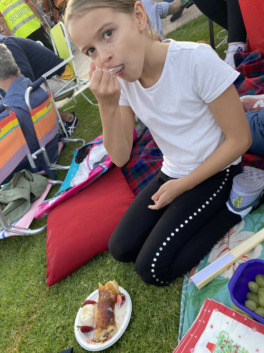 thenkse's tweet photo. Crepes are amazing! #AdlFest https://t.co/KSMkWj6lcG