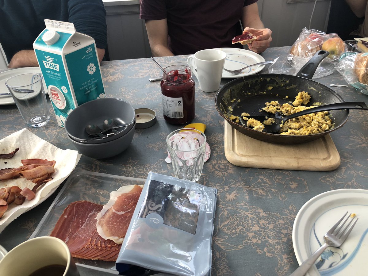 PeterHollos's tweet photo. Guten Morgen. Heute geht’s los. Zuerst einmal ausgiebig Frühstücken. https://t.co/iDBa7vJyAx