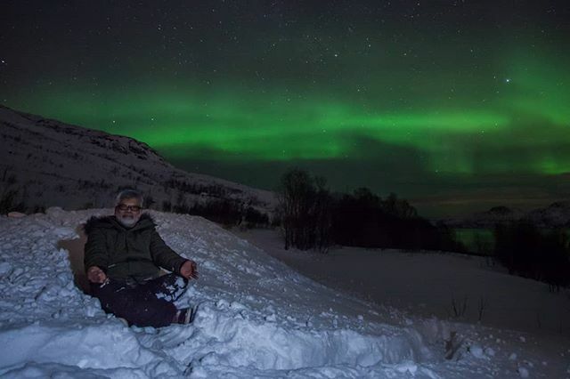 27th February. Traveling to the remote places in the Arctic is an opportunity to reconnect with nature and your innerself. That night we did yoga meditation surrounded by snow and northern lights.
.
.
.
#aurora #northernlightstromso #northernlights #trav… ift.tt/2uJBRau