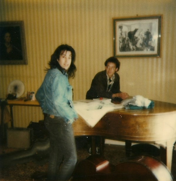 MickPuck's tweet photo. Odd moments in #TheWaterboys history: #SteveWickham and #ColinBlakey caught on polaroid in #SpiddalHouse, 1988 during recordings for #TheStolenChild from #FishermansBlues. Blakey's head is full of the pannish flute melodies. https://t.co/onvMSYOLUS
