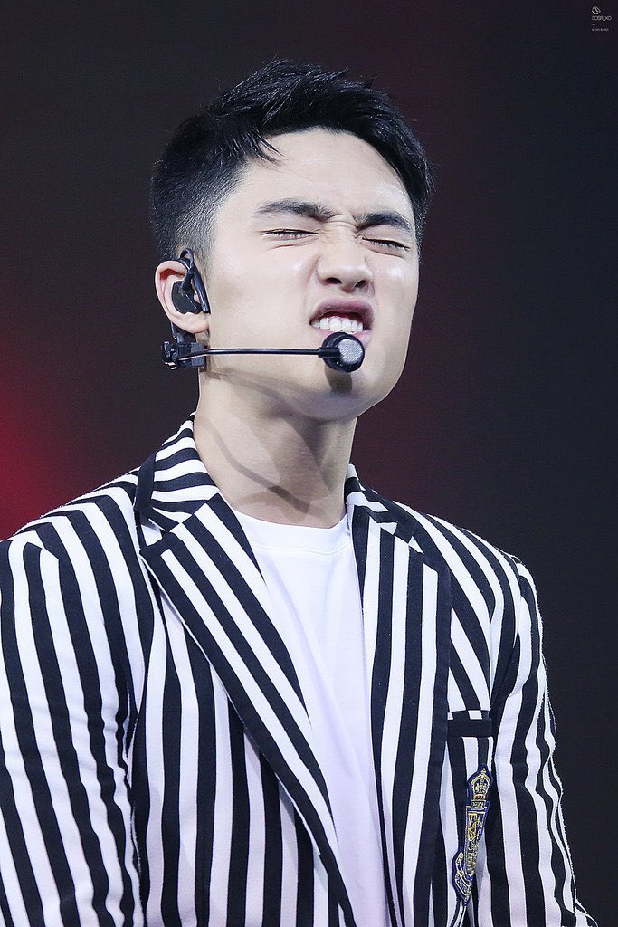 *•.¸♡ 𝐃-𝟑𝟑𝟗 ♡¸.•*Sorry I’m behind on this thread..  #도경수  #디오  @weareoneEXO