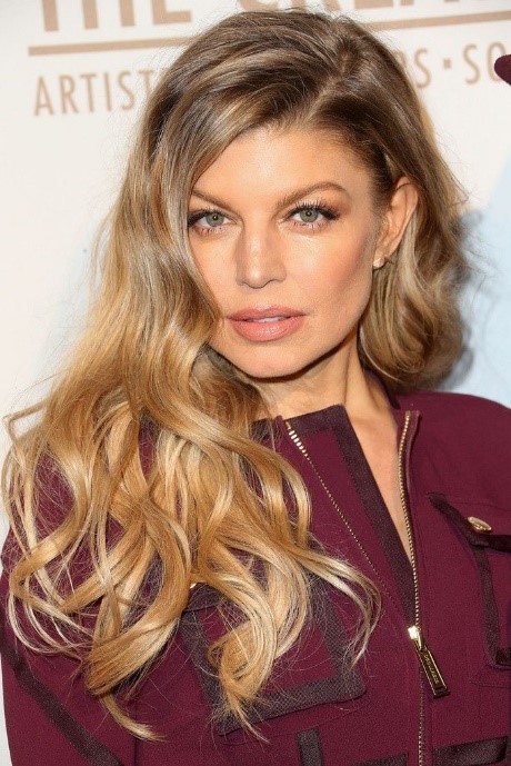 ScalpProvoco's tweet photo. Singer Fergie has such an amazing head of hair! Who thinks she’s had SMP? #scalpmicropigmentation #tatooing #hairthinning #fergie https://t.co/YZqLkAKpEN