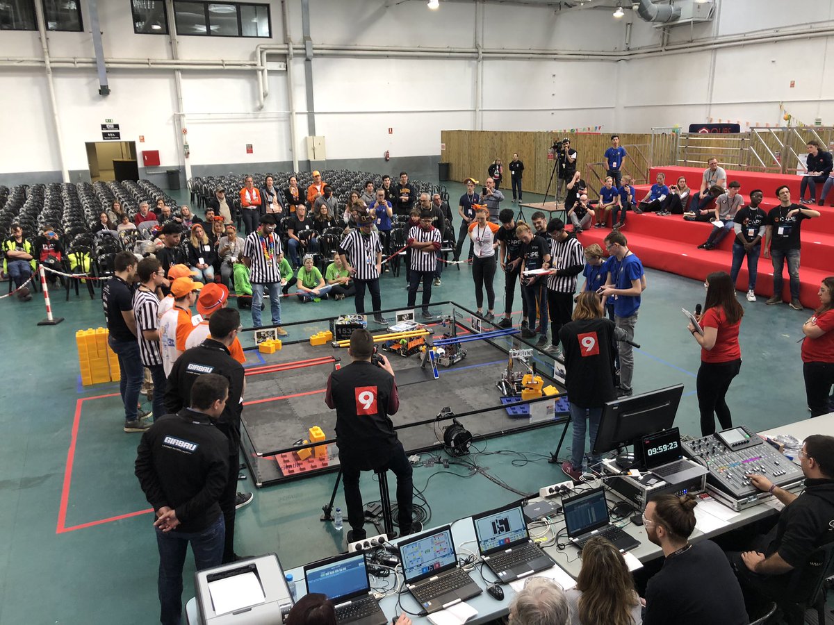UVic_FCTE's tweet photo. Ja han començat els partits de qualificacions, first tech challenge! #morethanrobot #FTCUVic @FLLSpain https://t.co/0zqcmes596