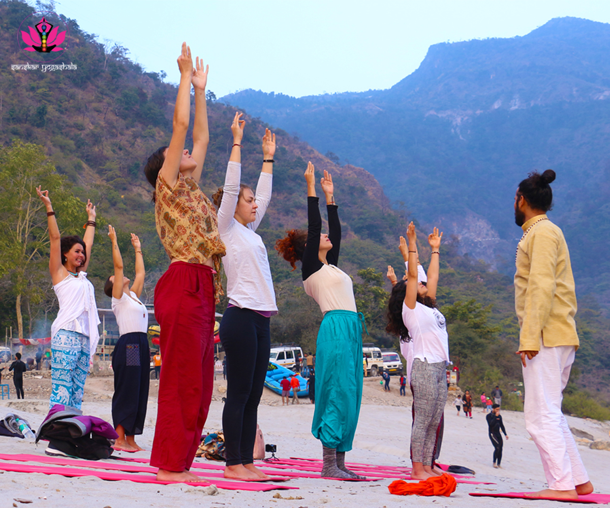 Yoga Session on the banks for Holy River Ganga.

#YogaTTCinIndia - bit.ly/2TkJUCQ

#KundaliniYogTTCinIndia - bit.ly/2wcIMcy

#300HoursYogaTTCinIndia - bit.ly/2wftvYB

#rishikesh #india #yogainrishikesh
#hatha #ashtanga #kundalini
#beachyoga #holyganga