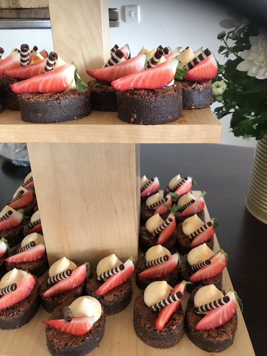 The sun is shinning and Parents’ Teas’ are ready <a href="/BromsSchool/">Bromsgrove School</a> <a href="/BromsEvents/">BromsSchool Events</a> <a href="/BromsSport/">Bromsgrove Sport</a> <a href="/BromsCatering/">Broms Catering</a>