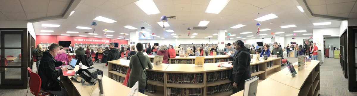 BEHS_SDE's tweet photo. Great kickoff to ⁦@FamilyUElmbrook⁩ !Thank you Interact and National Honor Society for volunteering today! https://t.co/F14XbVAuVt