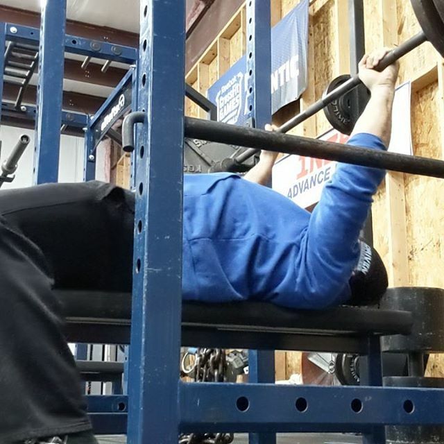 HedStrongTA's tweet photo. Surprised o hit this PR after moving stuff all day yesterday. 315 plus 160 in chain with a close Grip. I forgot my gym bag as well. This one s the first time in years I've lifted without elbow sleeves and wrist wraps. Watch #Instavideo:https://t.co/GFSM6SKUmQ https://t.co/PualW2HIzt