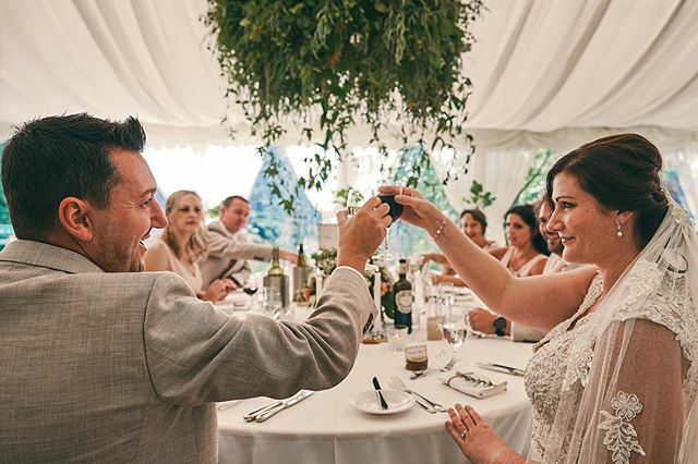 New story of Ross and Lowenna’s gorgeous wedding at Birtsmorton Court ⬆️⬆️ The whole day was captured beautifully by @seanp.photo 👏❤️ #husbandandwife #happilyeverafter #summerwedding ift.tt/2I8nYpa