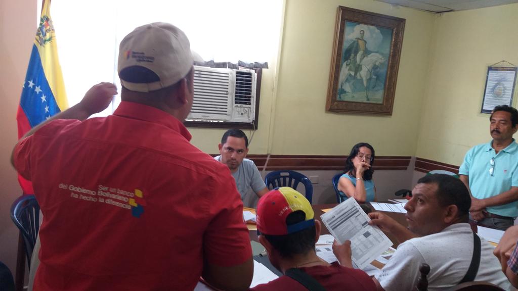 Iroschimajpsuv's tweet photo. En un trabajo articulado con @bcodevenezuela, realizamos una jornada con emprendedores valeranos para incorporarlos en el aparato productivo local y agilizar para ellos políticas crediticias. https://t.co/x2cZNzVuA7