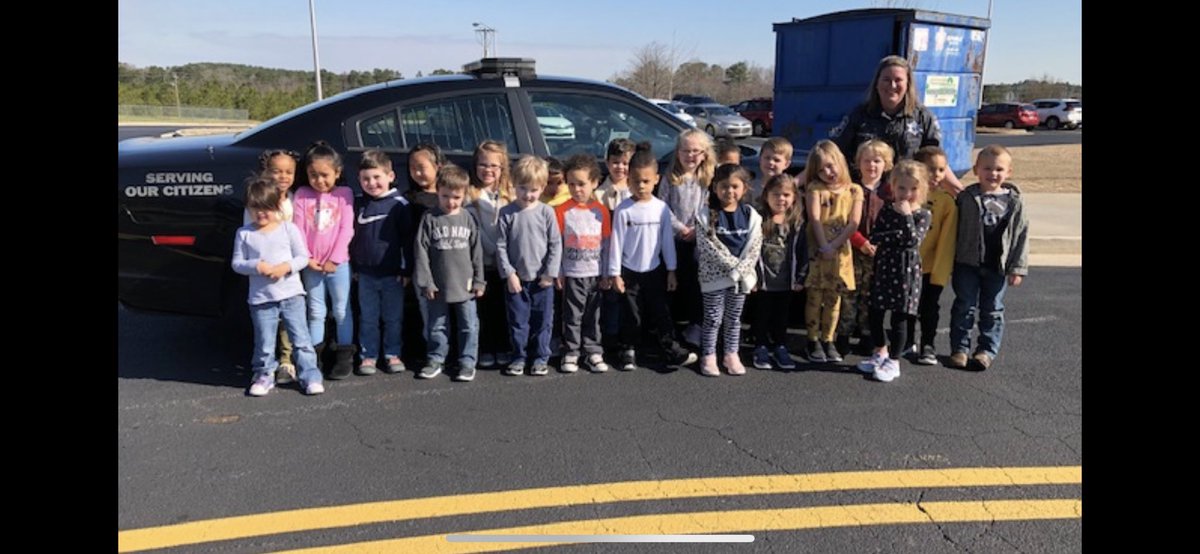 YargoES's tweet photo. Ms. Cobb’s Pre-K class studied community helpers.They ❤️-ed learning from Deputy Stafford &amp; the Barrow Firefighters.They spent time learning about construction workers. Students worked on creating a building, &amp; Christopher created a castle. @BCSchools1 @BarrowSheriff @barrowes https://t.co/QKA4GC8hjF